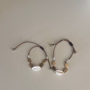 Women’s Brown, Gold, and White Bracelet Set with Shells OS EUC